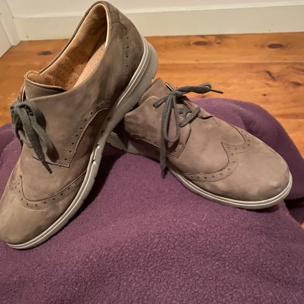 Shoes - Picture 3 of 3